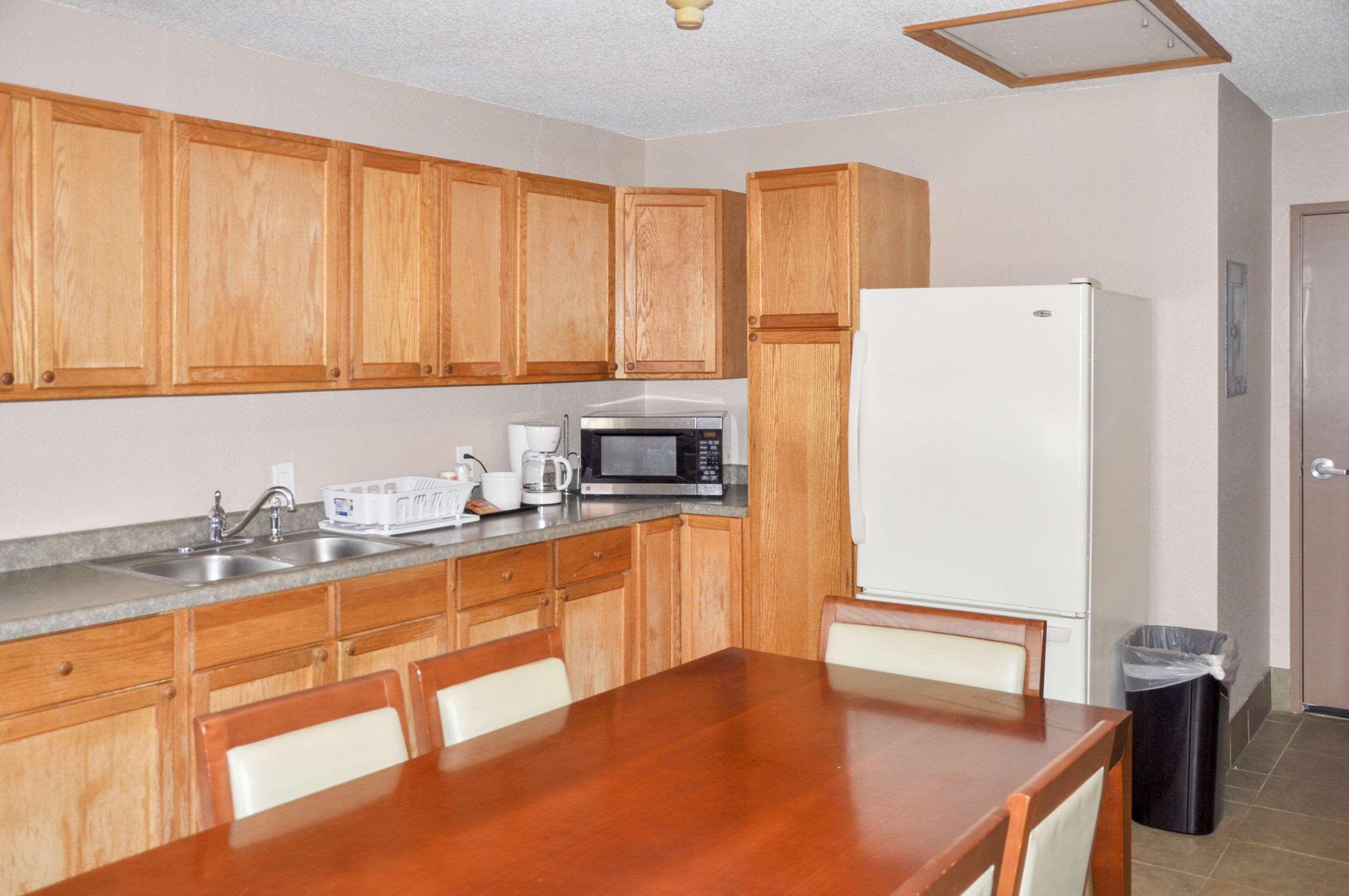 Rodeway Inn Fargo Extérieur photo