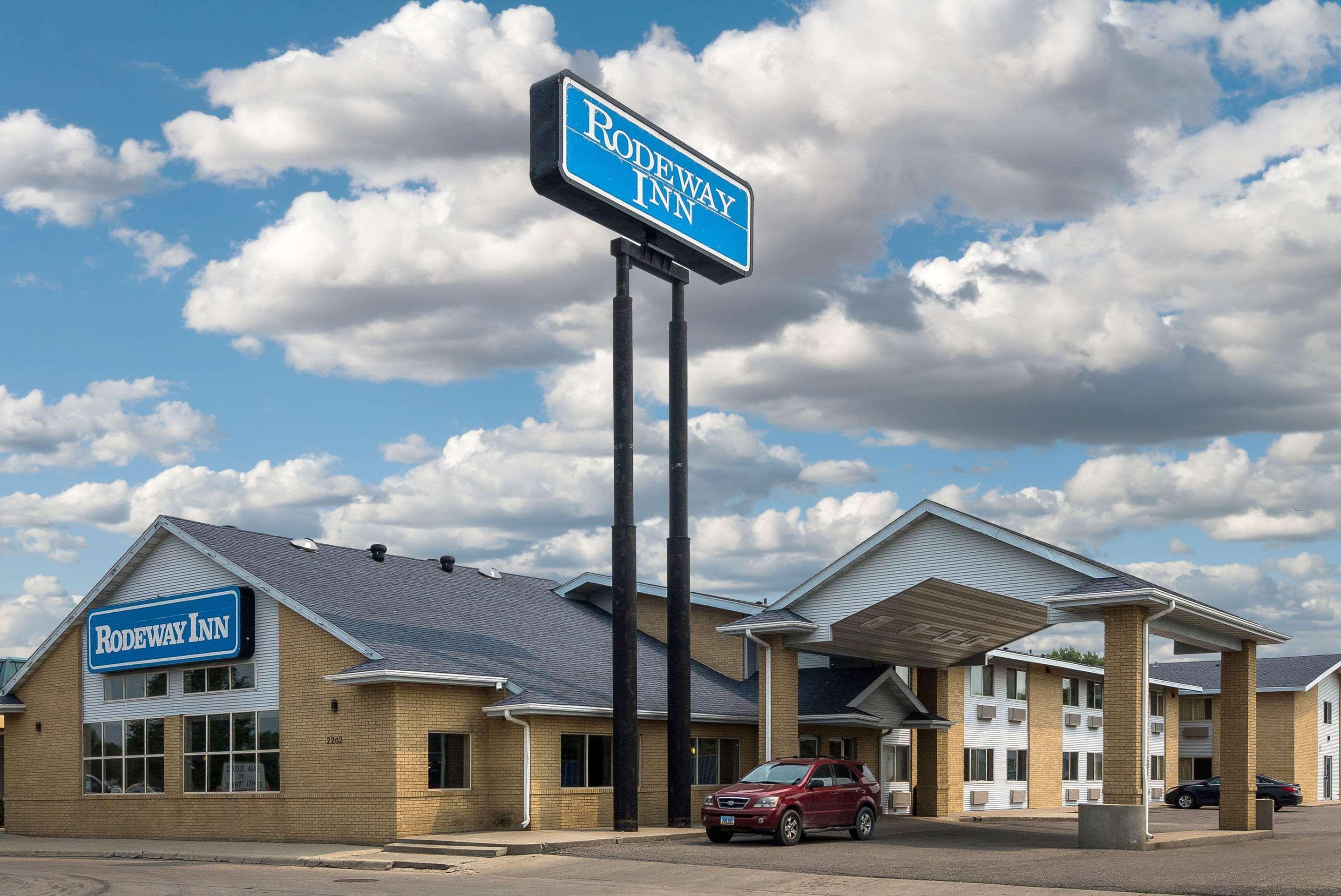 Rodeway Inn Fargo Extérieur photo