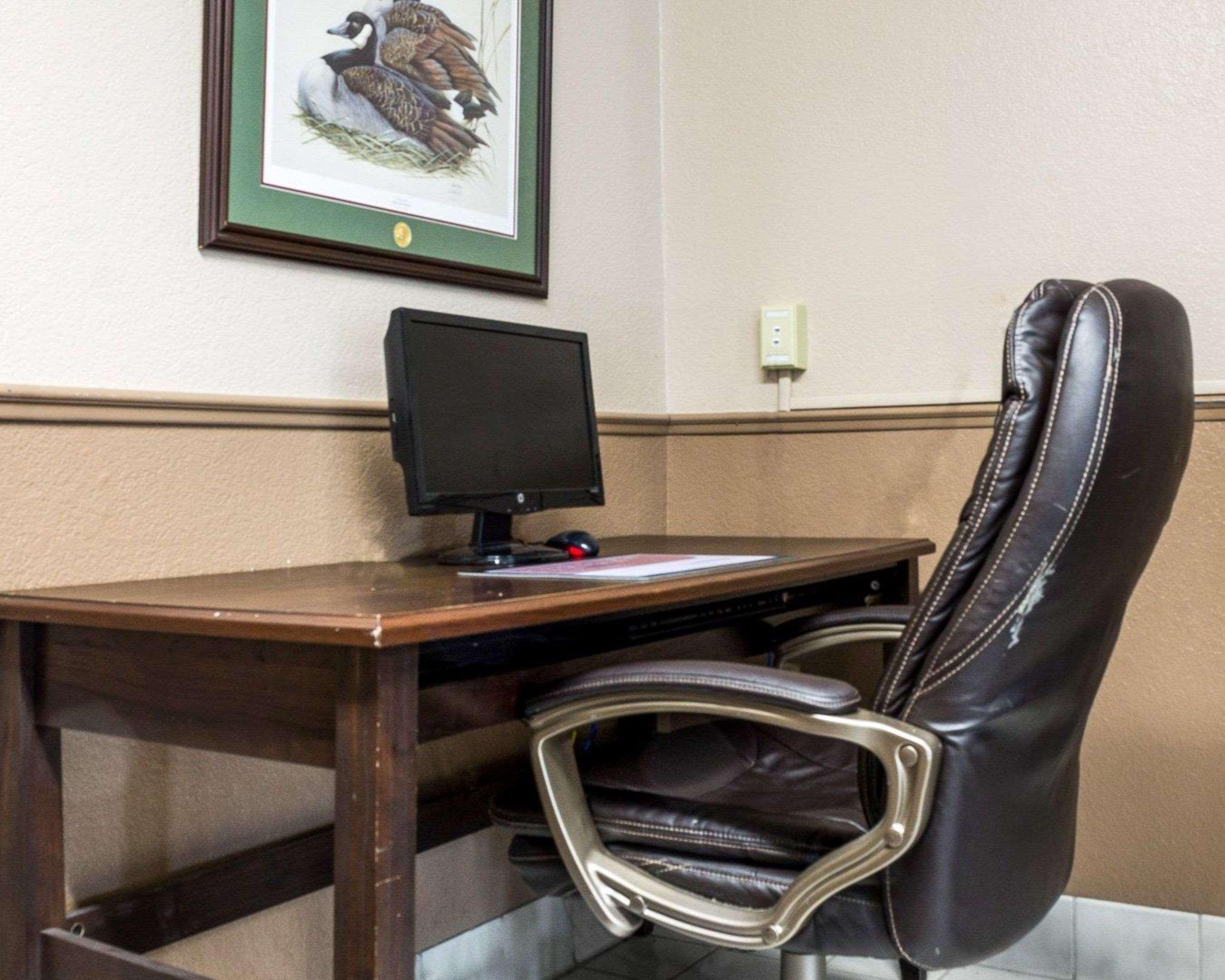 Rodeway Inn Fargo Extérieur photo