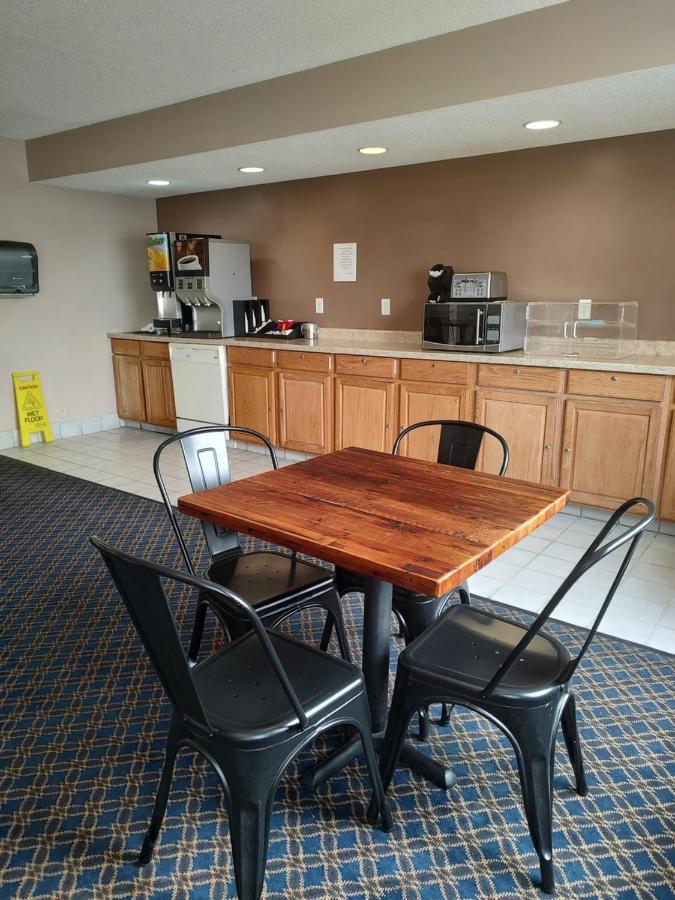 Rodeway Inn Fargo Extérieur photo