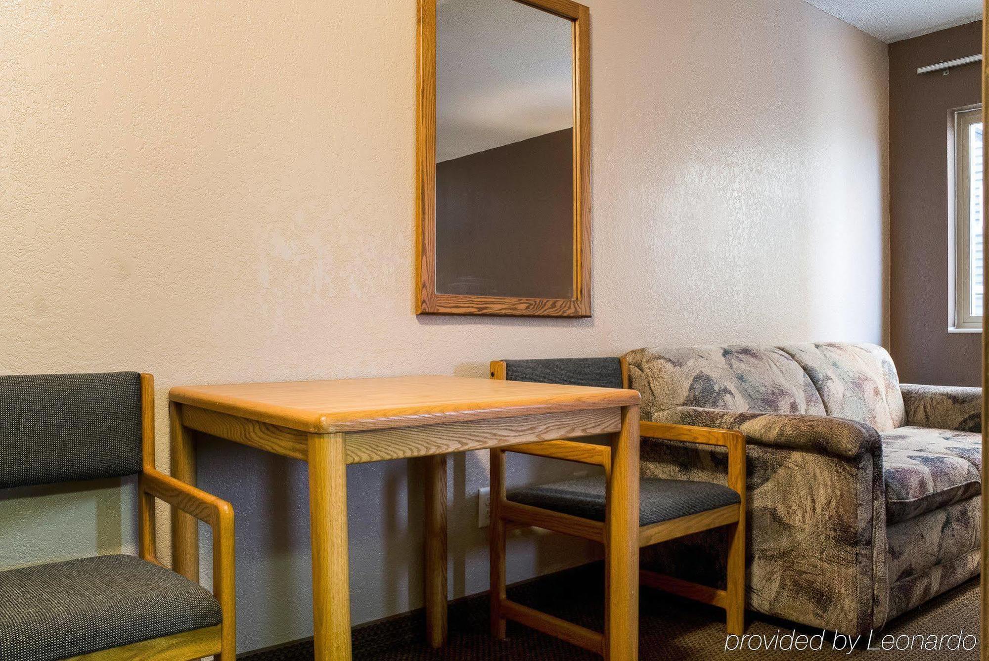 Rodeway Inn Fargo Extérieur photo
