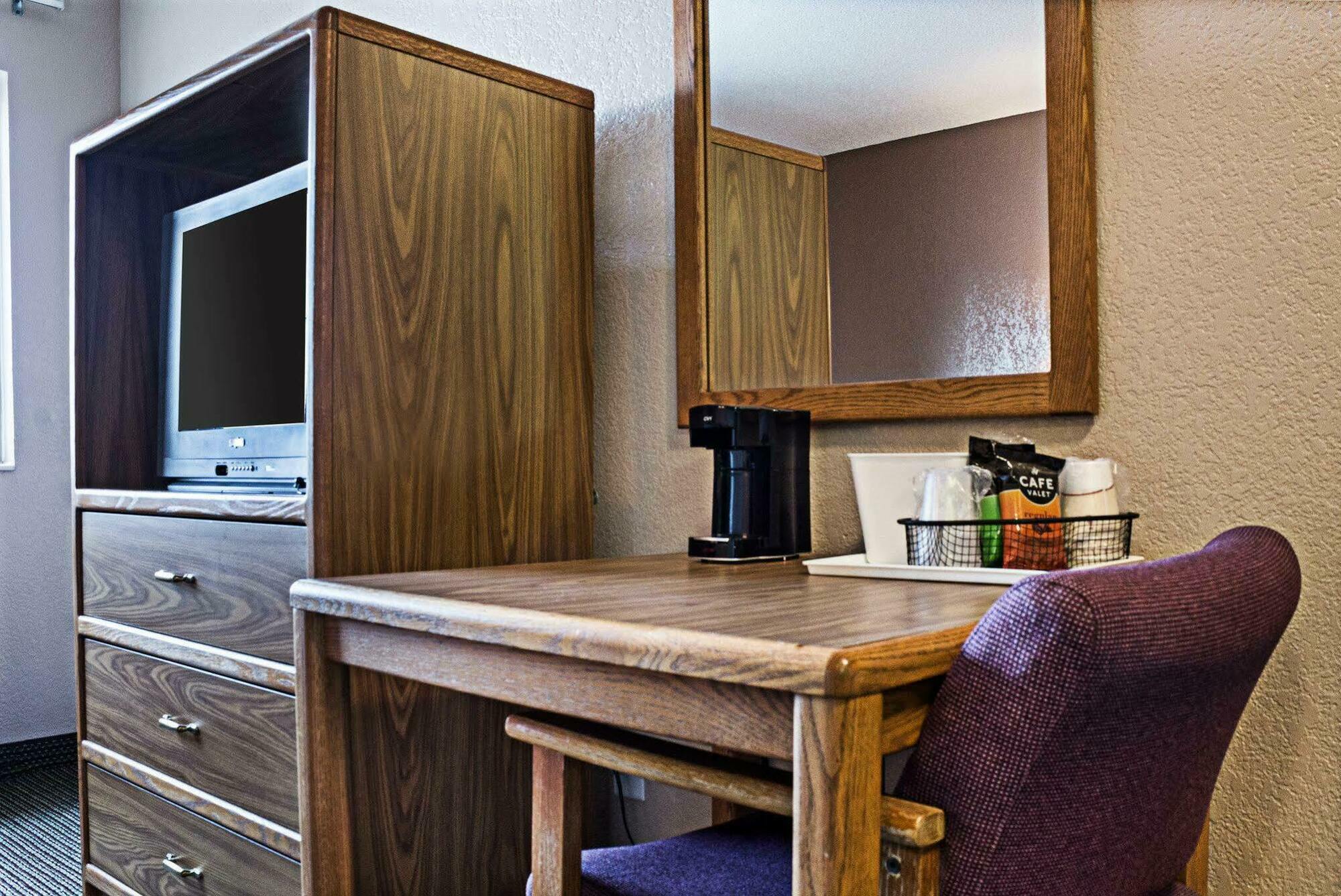 Rodeway Inn Fargo Extérieur photo