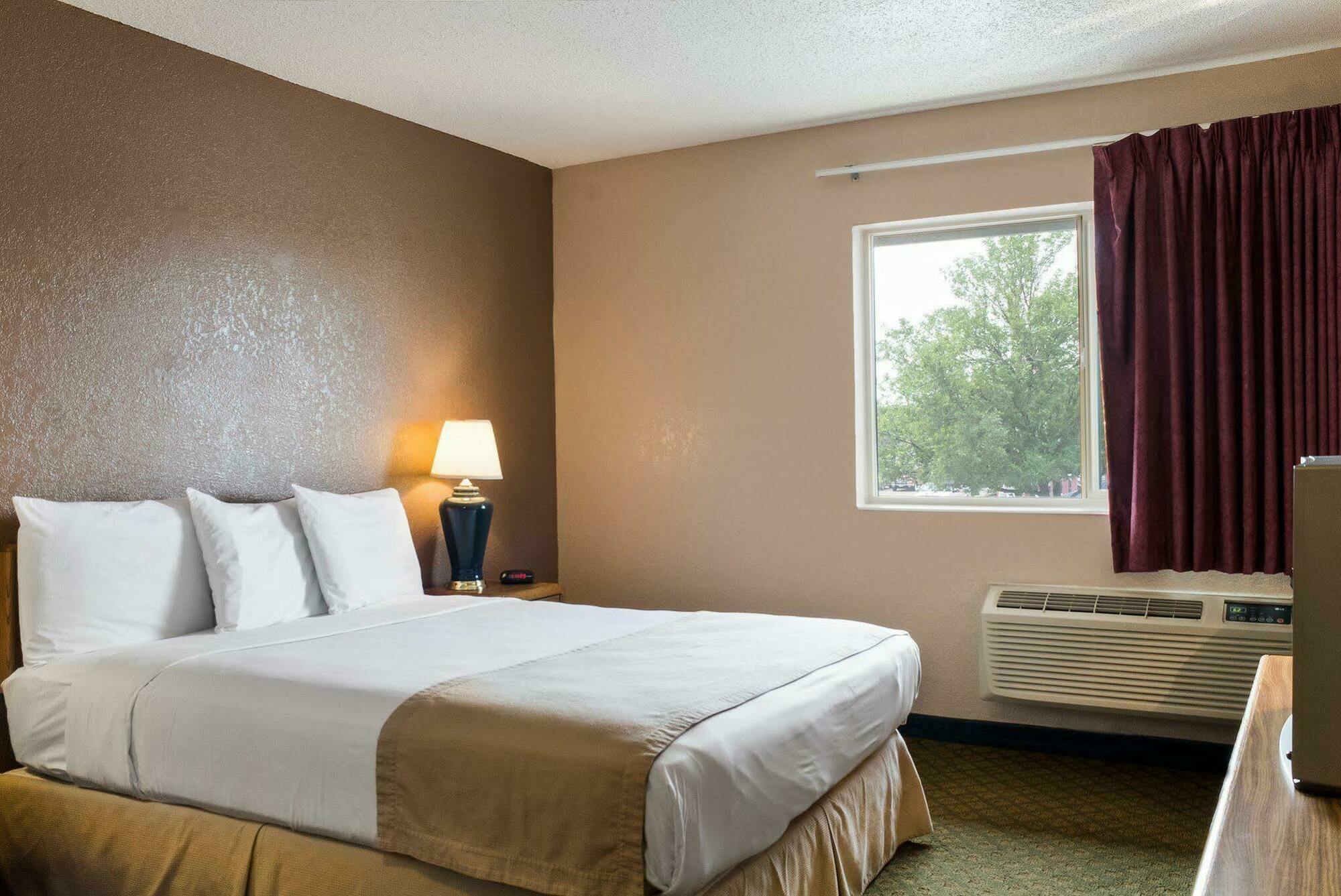 Rodeway Inn Fargo Extérieur photo